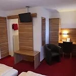 Hotel Krone Garni 3*
