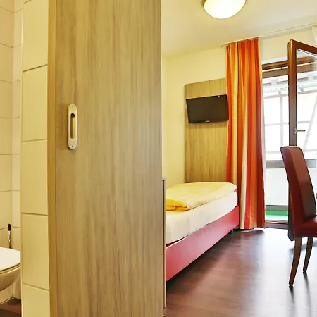 Otel Krone Garni Deckenpfronn