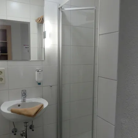 Krone Garni Otel Deckenpfronn