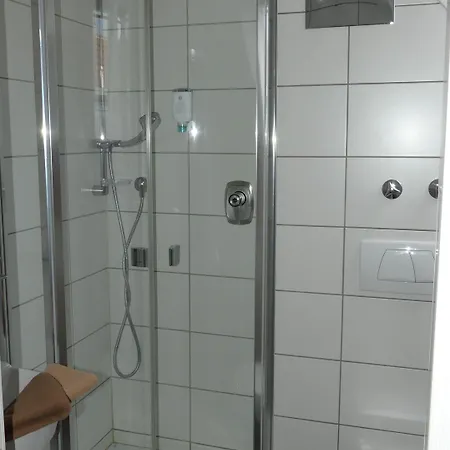 Krone Garni 3* Deckenpfronn