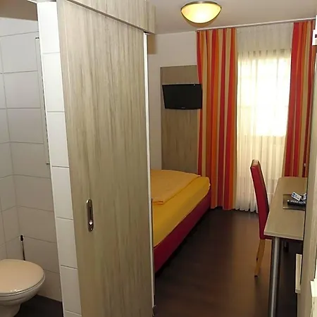 Hotel Krone Garni Deckenpfronn