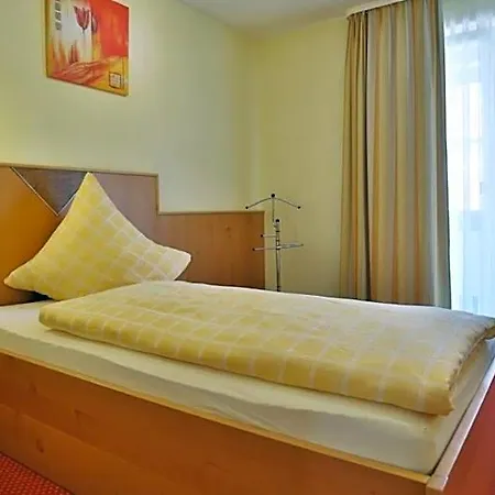 Hotel Krone Garni Deckenpfronn