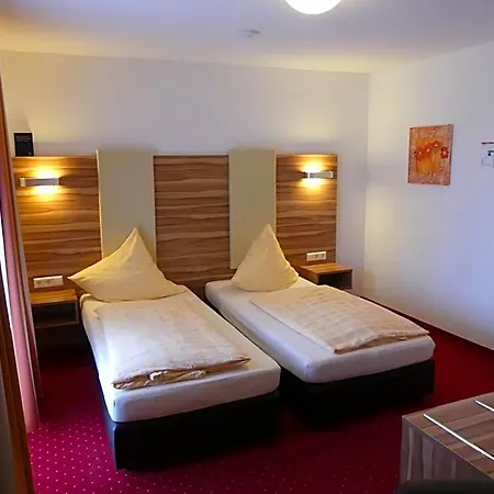 Krone Garni Hotel 3*