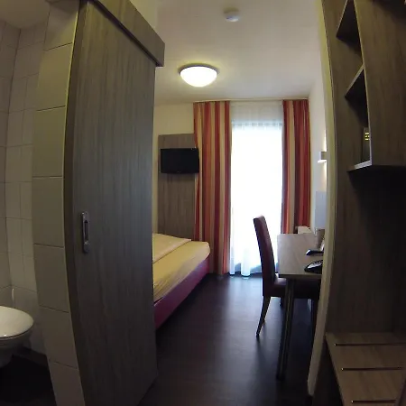 Hotel Krone Garni 3*