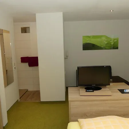 Hotel Krone Garni Deckenpfronn