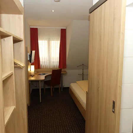 Hotel Krone Garni Deckenpfronn