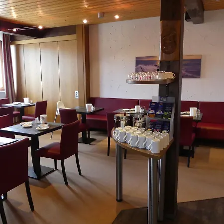 Krone Garni Otel Deckenpfronn