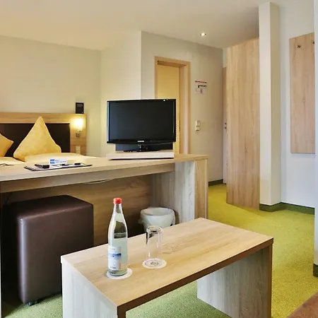 Krone Garni Otel Deckenpfronn