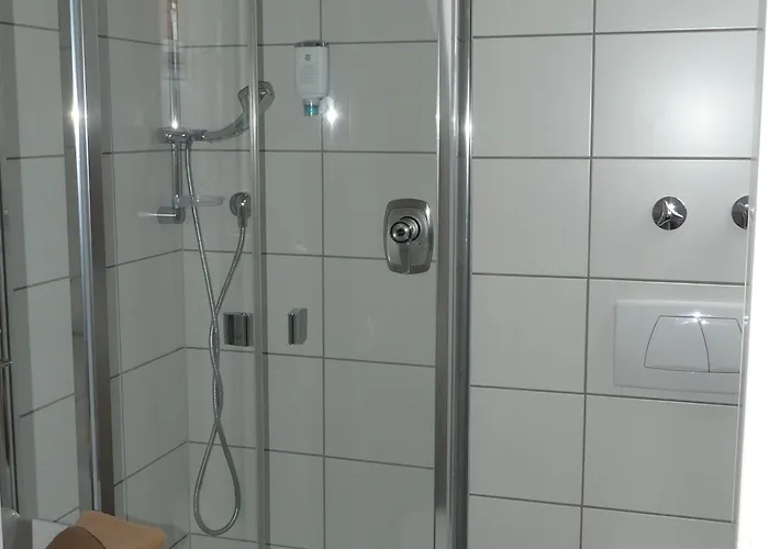 Krone Garni 3* Deckenpfronn