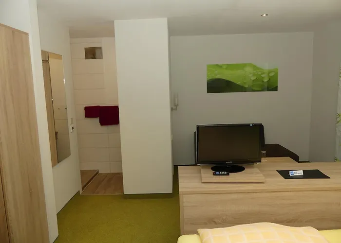 Szálloda Krone Garni Deckenpfronn